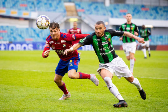 Östers Tatu Varmanen och GAIS Malkolm Moenza