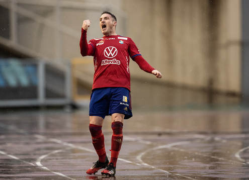 Östers James Keene jublar