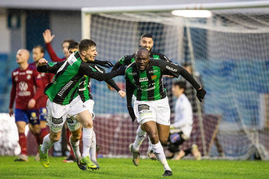 GAIS Boris Lumbana och Adnan Maric jublar