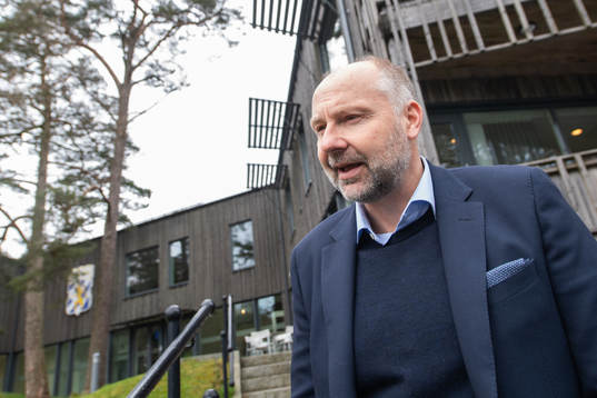 IFK Göteborgs klubbdirektör Håkan Mild blir intervjuad