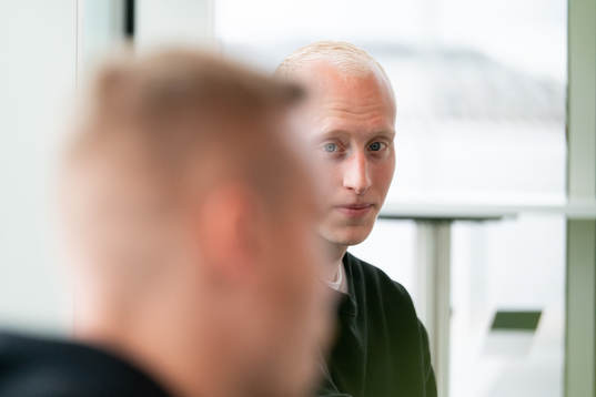 Häckens Valgeir Fridriksson blir intervjuad