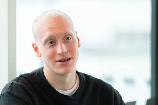 Häckens Valgeir Fridriksson blir intervjuad