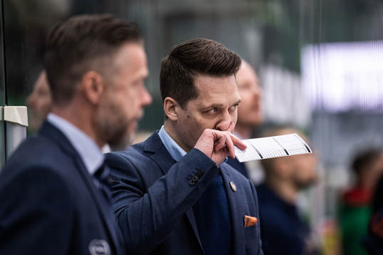Växjös tränare Sam Hallam