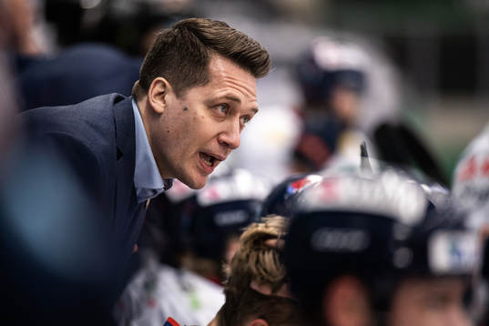 Växjös tränare Sam Hallam