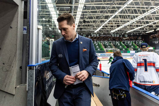 Växjös tränare Sam Hallam