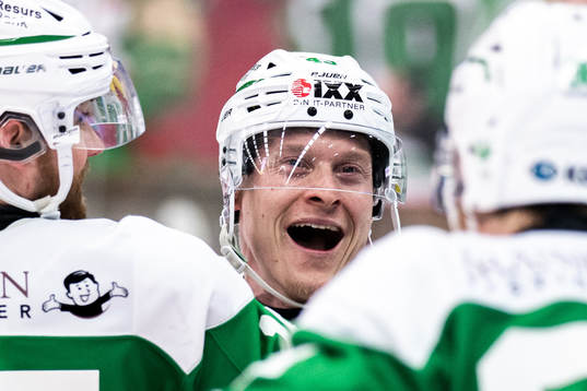 Rögles Olli Palola jublar