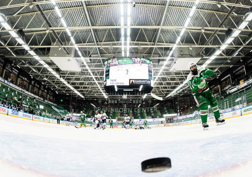 Rögles Taylor Matson gör 5-1 i tom målbur