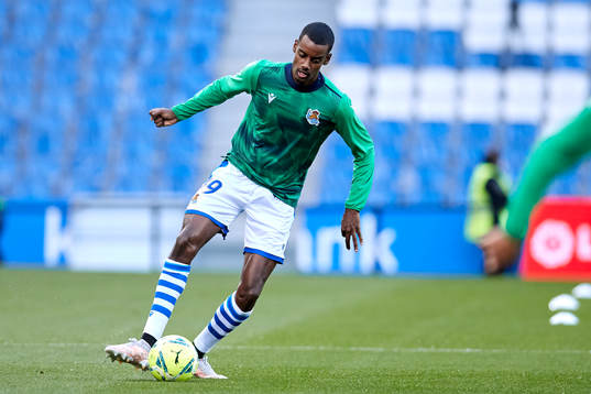 Alexander Isak of Real Sociedad warms up