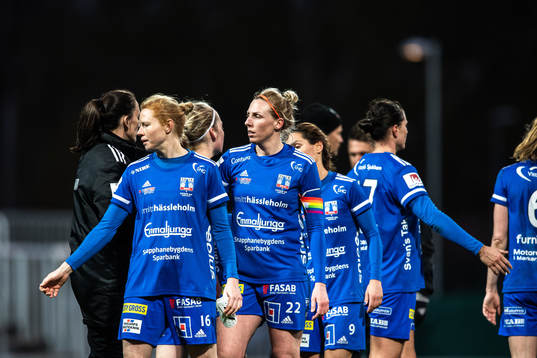 Vittsjös Clare Polkinghorn och Sandra Adolfsson deppar