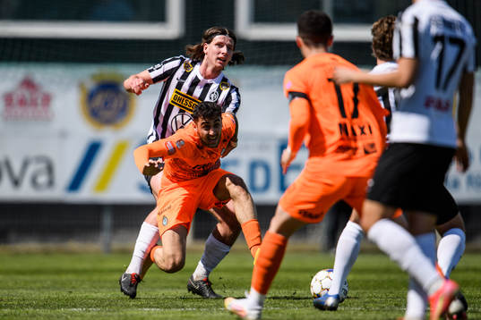 Landskronas Andreas Murbeck och AFC Eskilstunas Marwan Baze