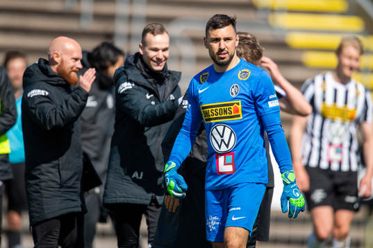 Landskronas målvakt Amr Kaddoura jublar