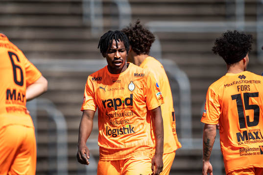 AFC Eskilstunas York Rafael deppar