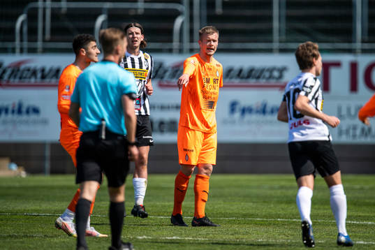 AFC Eskilstunas Alexander Ahl Holmström agerar