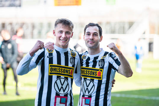 Landskronas Melker Heier och Alexander Tkacz jublar