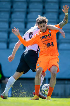 Landskronas Linus Olsson och AFC Eskilstunas Marwan Baze