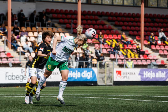 s Honoka Hayashi och Hammarbys Ellen Gibson