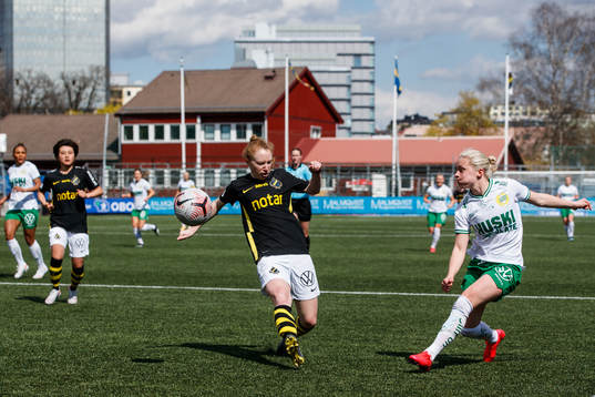 s Caroline Murray och Hammarbys Emilia Larsson