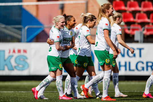Hammarbys Madelen Janogy jublar med Emilia Larsson