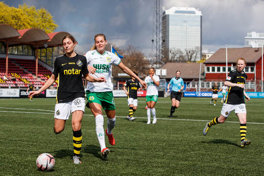 s Hannah Davidson och Hammarbys Nina Jakobsson