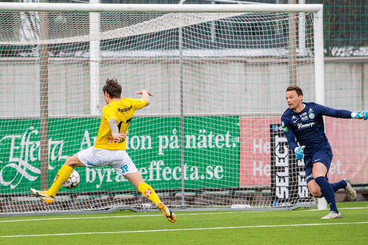 Jönköpings Adrian Edqvist gör 1-0