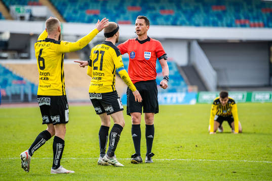 Domare Andreas Ekberg dömer straff
