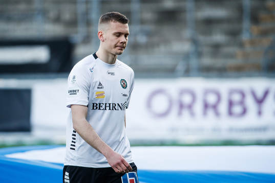 Örebros Jake Larsson deppar