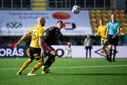 Elfsborgs Robert Gojani och Kalmars Romario Pereira Sipiao