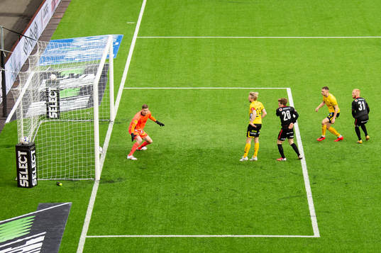 Kalmars Oliver Berg gör 2-2