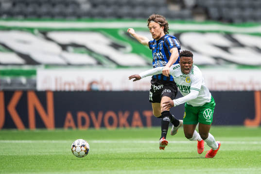 Sirius Axel Björnström och Hammarbys Akinkunmi Amoo