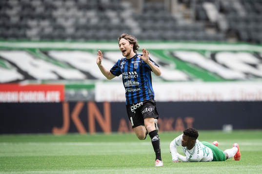 Sirius Axel Björnström och Hammarbys Akinkunmi Amoo