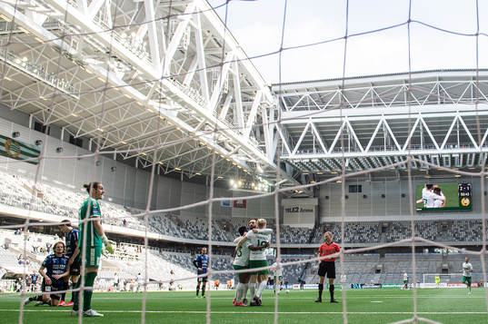 Hammarbys spelare jublar