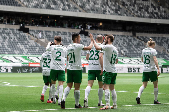 Hammarbys Astrit Selmani och Mads Fenger Nielsen jublar