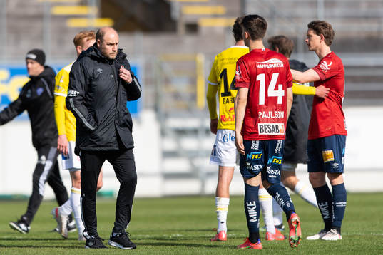 Örgrytes tränare Dane Ivarssondeppar