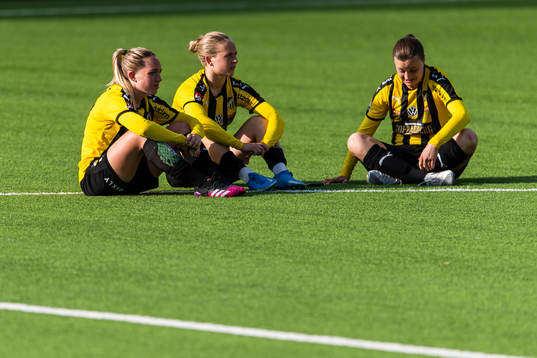 Häckens Elin Rubensson, Filippa Curmark och Milica