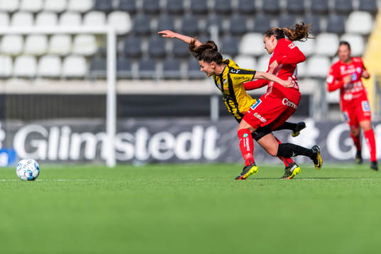Häckens Pauline Hammarlund och Linköpings Emma Lennartsson