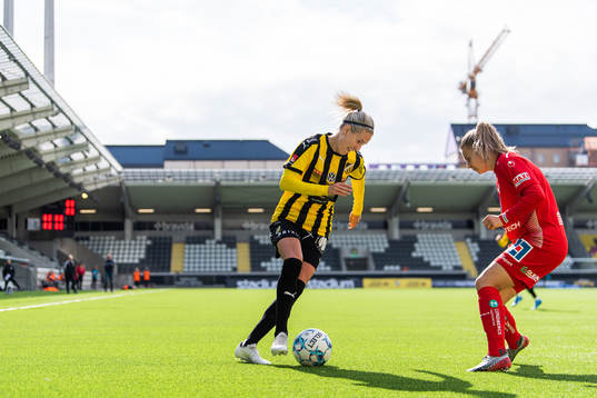 Häckens Emma Kullberg och Linköpings Therese Simonsson