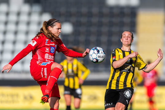Linköpings Emma Lennartsson och Häckens Julia Zigiotti