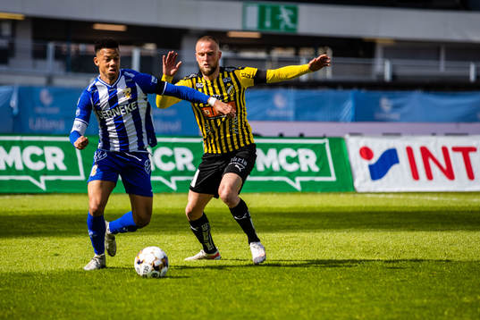 IFK Göteborgs Tobias Sana och Häckens Alexander Faltsetas