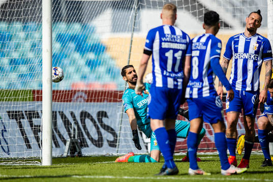 IFK Göteborgs målvakt Giannis Anestis deppar