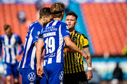 IFK Göteborgs August Erlingmark och Häckens Tobias Heintz