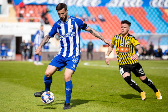 IFK Göteborgs Mattias Bjärsmyr och Häckens Tobias Heintz