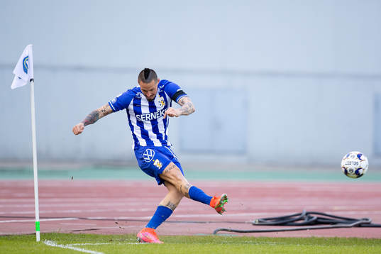 IFK Göteborgs Marek Hamsik slår en hörna