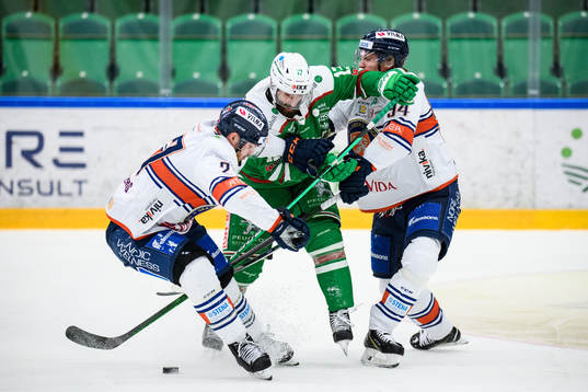 Rögles Taylor Matson mot Växjös Christian Folin  och