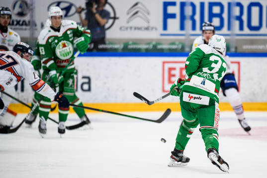 Rögles Niklas Hansson gör 2-1