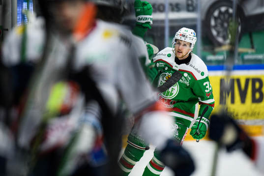 Rögles Niklas Hansson jublar