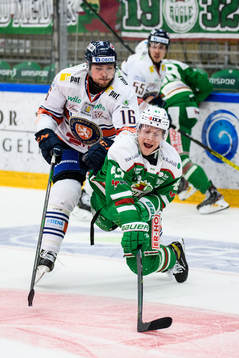 Växjös Brendan Gaunce  och Rögles Olli Palola