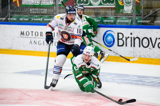 Växjös Brendan Gaunce  och Rögles Olli Palola