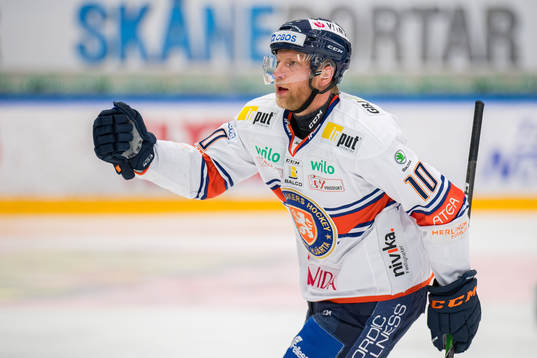 Växjös Richard Gynge jublar