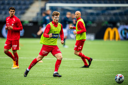Ole Didrik Blomberg of Brann warms up