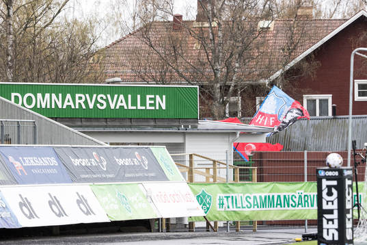 Flaggor från Helsingborg supportrar på plats i Borlänge